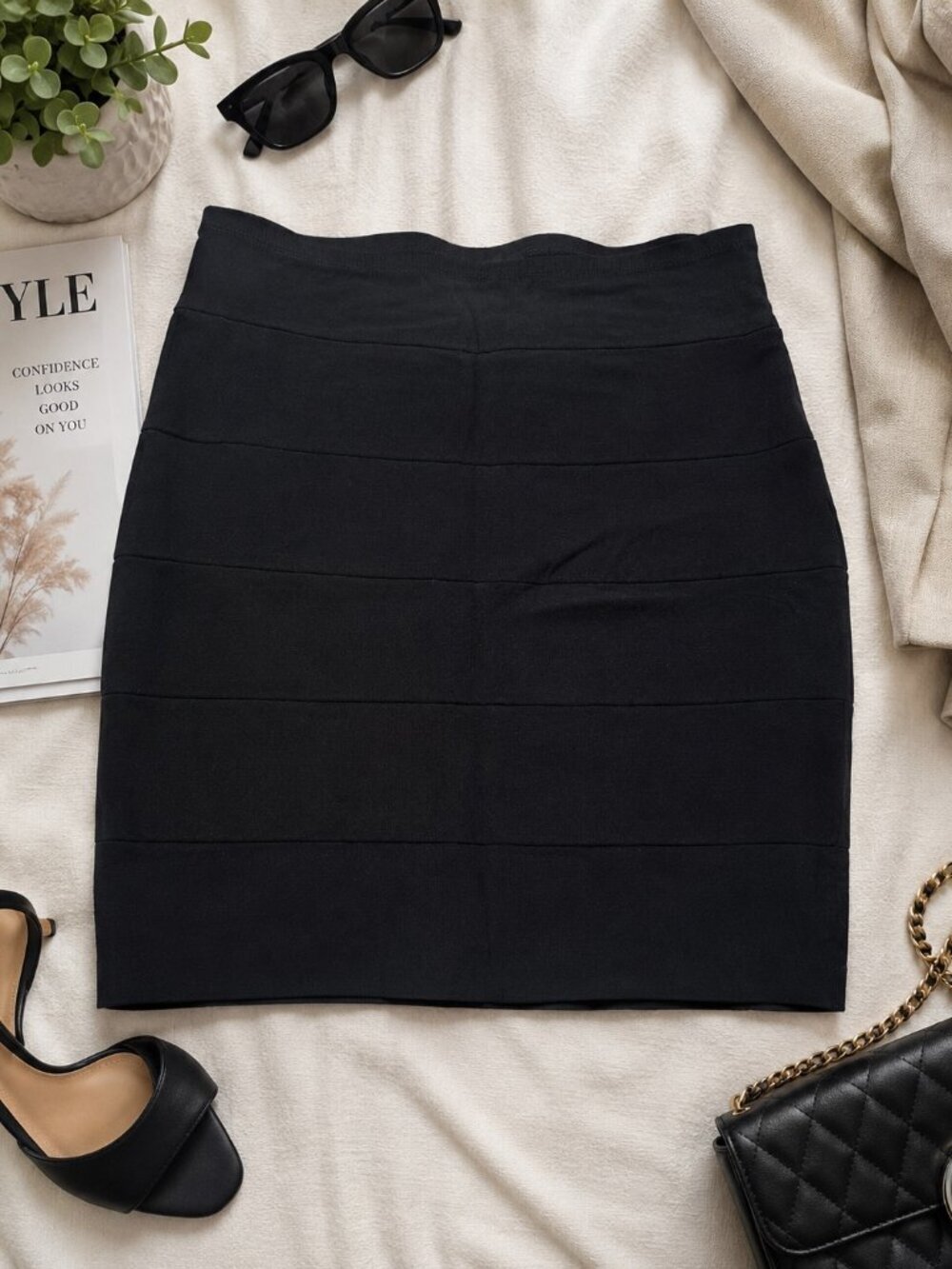 CANDY COUTURE Black Stretch Bandage Mini Skirt Size Medium